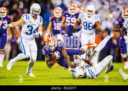 Clemson Tiger wide receiver T-Stück Higgins (5) während der NCAA College Football Spiel zwischen Duke und Clemson am Samstag, den 17. November 2018 Memorial Stadium in Clemson, SC. Jakob Kupferman/CSM Stockfoto