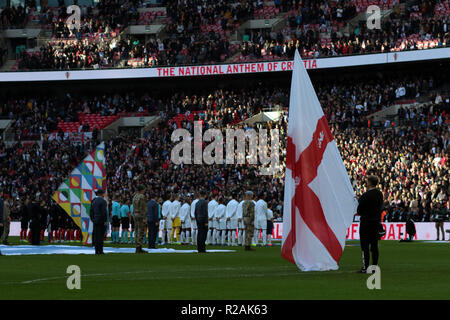 London, Großbritannien. 18. Nov 2018. London, UK. Nov 2018 18. Das England und Kroatien teams Line up, bevor das Spiel England - Kroatien UEFA Nationen Ligaspiel im Wembley Stadion, London, 18. November 2018. ** Dieses Bild ist nur für den redaktionellen Gebrauch ** Quelle: Paul Marriott/Alamy Live News Credit: Paul Marriott/Alamy Live News Credit: Paul Marriott/Alamy Live News Credit: Paul Marriott/Alamy leben Nachrichten Stockfoto