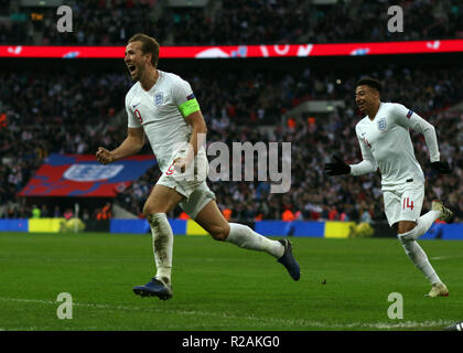 London, Großbritannien. 18. Nov 2018. London, UK. 18. Nov 2018. London, UK. Nov 2018 18. Harry Kane (E) und Jesse Lingard (E) feiern die zweite England Ziel, von Kane 2-1 am England v Kroatien UEFA Nationen Ligaspiel im Wembley Stadion, London, 18. November 2018 zählte. ** Dieses Bild ist nur für den redaktionellen Gebrauch ** Quelle: Paul Marriott/Alamy Live News Credit: Paul Marriott/Alamy Live News Credit: Paul Marriott/Alamy leben Nachrichten Stockfoto