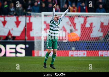 Zwolle, Niederlande. 18 Nov, 2018. Niederländische Keuken Kampioen Divisie, Go Ahead Eagles Spieler Jeff Stans feiert die 0-1 während des Spiels FC Twente - Go Ahead Eagles. Credit: Pro Schüsse/Alamy leben Nachrichten Stockfoto