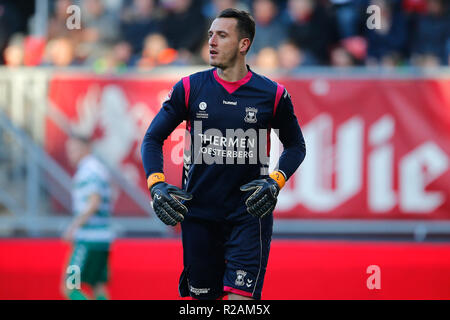 Zwolle, Niederlande. 18 Nov, 2018. Niederländische Keuken Kampioen Divisie, Go Ahead Eagles player Hobie Verhulst während des Spiels FC Twente - Go Ahead Eagles. Credit: Pro Schüsse/Alamy leben Nachrichten Stockfoto