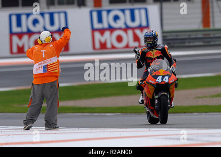 Valencia, Spanien. 18. November 2018. Valencia, Spanien. 18. November 2018. Miguel Oliveira (44) von Portugal und Red Bull KTM Ajo KTM während des Rennens der Gran Premio Motul de la Comunitat Valenciana der Weltmeisterschaft der MotoGP an Ricardo Tormo in Valencia, Spanien am 18. November 2018 Credit: CORDON PRESSE/Alamy Live News Credit: CORDON PRESSE/Alamy leben Nachrichten Stockfoto