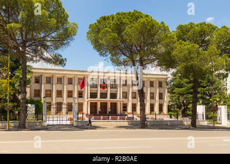 Tirana, Albanien - 01. Juli 2014: Polytechnische Universität von Tirana, öffentlichen Universität. Tirana ist die Hauptstadt und die bevölkerungsreichste Stadt in Albanien. Stockfoto