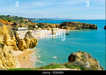 Ungewöhnliche Felsformationen, Praia Sao Rafael, Strand São Rafael, Algarve, Portugal Stockfoto