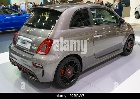 Ag. Kosmas, Griechenland - 10 November 2018: Fiat 500 Abarth 595 Stockfoto