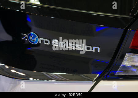 Ag. Kosmas, Griechenland - 10. November 2018: "Zero Emission"-Logo auf einem Nissan Hybrid Electric Car Stockfoto