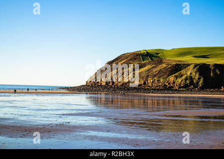 St. Bees Head an einem schönen Herbsttag mit Clear blue sky-St Bienen, Whitehaven, Cumbria Stockfoto