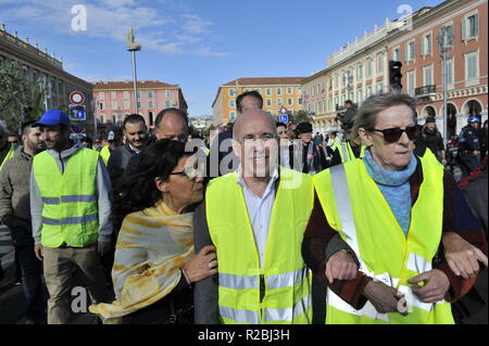 Eric Ciotti mit der gelben Westen Demonstranten in Nizza Stockfoto