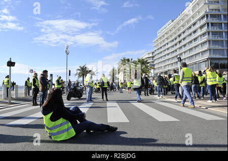 Gelb Demonstranten in Nizza Stockfoto