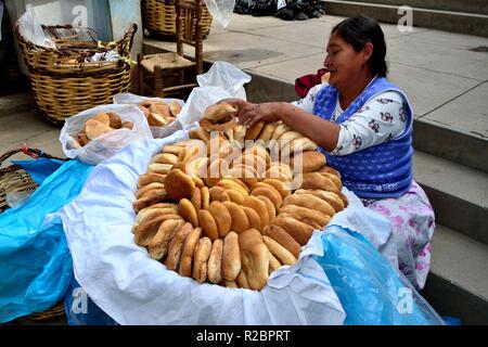 Traditionelle Brot - Markt in CARAZ. Abteilung der Ancash. PERU Stockfoto