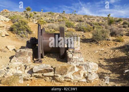 Verloren Pferd Gold- und Silbermine Plattform und Rost farbigen industriellen Maschinen Anlagen in Joshua Tree National Park, Kalifornien, USA Stockfoto