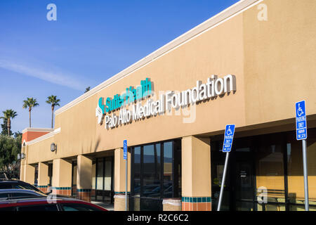 Dezember 27, 2017 Santa Clara/CA/USA - Sutter Gesundheit der Palo Alto Medical Foundation in Santa Clara, San Francisco Bay Area. Stockfoto