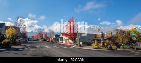 Die Innenstadt von Joseph, Oregon im Herbst. Stockfoto