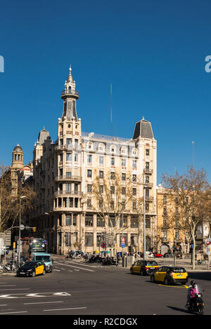 Barcelona, Spanien - 18. März 2018: Universität Access Management (Oficina d'acces à la Universitat) in Barcelona. Stockfoto