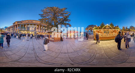 360 Grad Panorama Ansicht von Weihnachtsmarkt auf der Königstraße Stuttgart