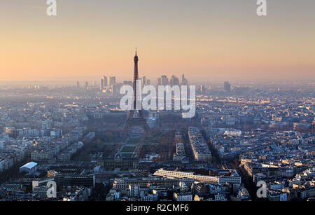 Eiffelturm in Paris bei Sonnenuntergang - stadtbild Stockfoto