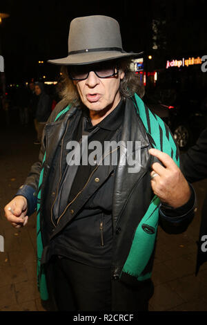 Gäste bei der Premiere des Jubiläums Show im Hansa Theater in Hamburg Mit: Udo Lindenberg Wo: Hamburg, Deutschland Wann: 18 Okt 2018 Credit: Becher/WENN.com Stockfoto