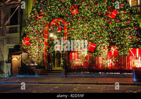 London, Großbritannien. 18 Nov, 2018. Annabel Mayfair's Private Club Christmas Tree Stil Eingang Dekoration. Credit: JOHNNY ARMSTEAD/Alamy leben Nachrichten Stockfoto