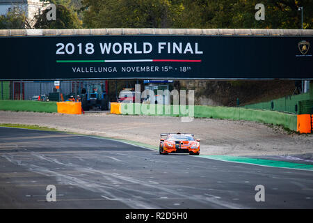 Vallelunga, Italien. 18 Nov, 2018. Lamborghini World Final 2018. Vallelunga Italien 18. November. Antonelli Motorsport auto Altoè Zampieri Sieger Rennen 2 Credit: Fabio Pagani/Alamy leben Nachrichten Stockfoto