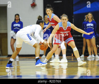 Memphis, TN, USA. 18 Nov, 2018. Louisiana Tech Guard, TAYLOR STAHLY (24), steht vor der Memphis Handlung, während Basketball der NCAA Frauen Spiel zwischen den Louisiana Lady Tech Techsters und die Memphis Tigers an der Elma Roane Field House in Memphis, TN. LA Tech besiegt Memphis, 66-50. Kevin Langley/CSM/Alamy leben Nachrichten Stockfoto