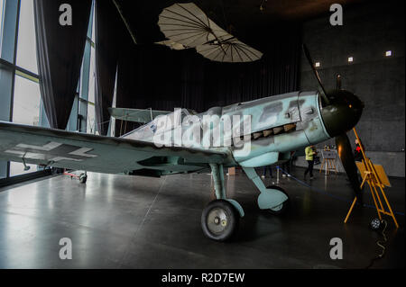 Eine Messerschmitt Bf 109 G-6 während der Open Museum Tag in Krakau gesehen. Das polnische Luftfahrtmuseum ist eine große Museum der alten Flugzeuge und Triebwerke. Es ist an der ehemaligen funktionale Krakau Rakowice Czyzyny Flughafen entfernt. Der Flugplatz wurde durch Österreich-Ungarn wurde 1912 gegründet und gilt als eine der ältesten der Welt. Stockfoto