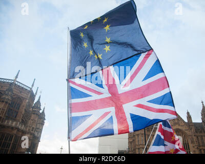 London, Großbritannien. 19. November 2018. Anti Brexit Demonstranten von sodem weiterhin ihren Protest außerhalb des Parlaments vor eine entscheidende Woche in Brexit Gespräche als PM Theresa May Köpfe für Brüssel und versucht eine Rebellion zu Kopf durch Mitglieder ihrer Cabonet und eine mögliche Führung Credit: Amer ghazzal/Alamy leben Nachrichten Stockfoto