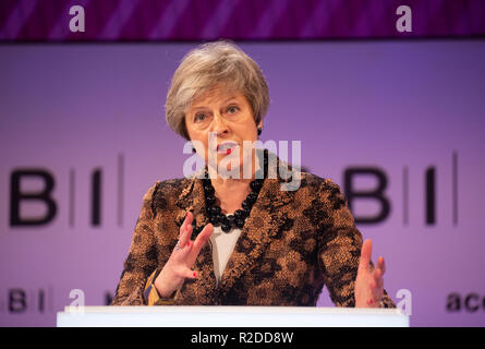 London, Großbritannien. 19. November 2018. Premierminister, Theresa May, gibt die Ansprache am Confereration der britischen Industrie (CBI) Konferenz im Intercontinental Hotel in North Greenwich. Credit: Tommy London/Alamy leben Nachrichten Stockfoto