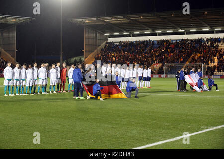 Colchester, Großbritannien. 19. November 2018. Die Spieler können vor dem Internationalen Freundschaftsspiel zwischen England U20 und U20 an JobServe Gemeinschaft Stadion am 19. November 2018 in Colchester, England. (Foto von Paul Chesterton/phcimages) Credit: PHC Images/Alamy leben Nachrichten Stockfoto