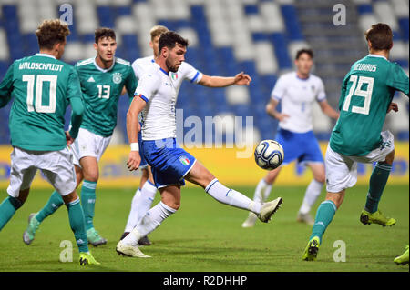 Foto Massimo Paolone/LaPresse 19 Novembre 2018 Reggio Emilia, Italien Sport calcio Italia vs Germania-Partita internazionale amichevole - stadio "mapei-Citt&#xe0;del Tricolore" Nella Foto: Arturo Calabresi (Italia) in azione Foto Massimo Paolone/LaPresse November 19, 2018 in Reggio Emilia, Italien Sport Fussball Italia Germania vs-Unter 21 internationalen Freundschaftsspiel - "mapei Stadion". In der Pic: Arturo Calabresi (Italia) in Aktion Stockfoto