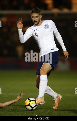 Colchester, Großbritannien. 19. November 2018. Sam Feld von England in Aktion während der internationalen Freundschaftsspiel zwischen England U20 und U20 an JobServe Gemeinschaft Stadion am 19. November 2018 in Colchester, England. (Foto von Paul Chesterton/phcimages) Credit: PHC Images/Alamy leben Nachrichten Stockfoto