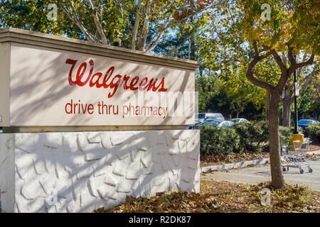 Dezember 6, 2017 San Jose/CA/USA - Walgreens Drive Thru Apotheke anmelden Stockfoto