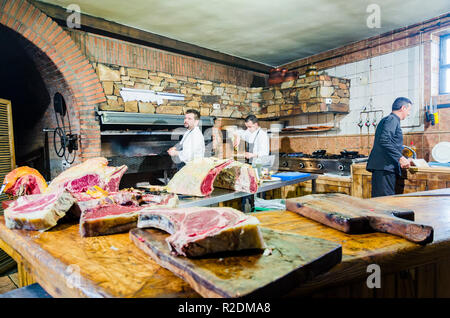 Küche Bodega El Capricho und Rohstoff. Jiménez de Jamuz, Santa Elena de Jamuz, Leon, Castilla y Leon, Spanien, Europa Stockfoto