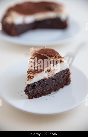 Schokolade Baiser Kuchen Stockfoto