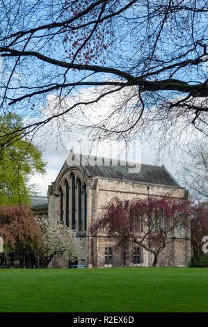 York, England - April 2018: die Gebäude der Alten Palast an Dekane Park in der Stadt York, England, UK, auch als das York Minster Bibliothek bekannt Stockfoto