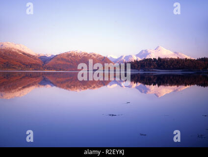 Reflexionen am Loch Etive, Argyll Stockfoto