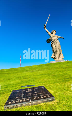 Das Vaterland ruft, eine kolossale Statue auf Mamayev Kurgan in Wolgograd, Russland Stockfoto
