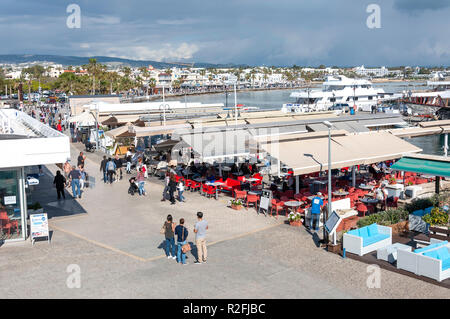 Resort view vom Hafen von Paphos, Paphos (Pafos), Pafos Bezirk, Republik Zypern Stockfoto