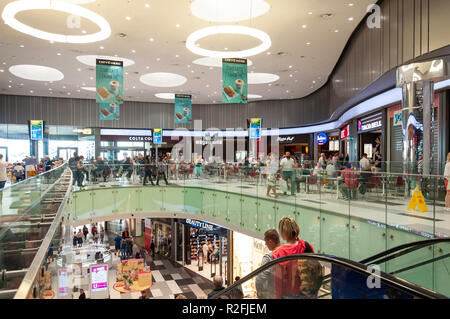 Food Court im Kings Avenue Mall, Gräber der Könige Avenue, Paphos (Pafos), Pafos Bezirk, Republik Zypern Stockfoto