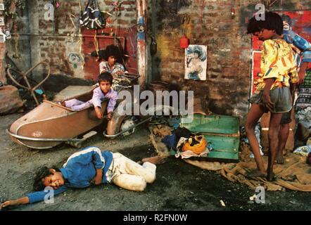 Salaam Bombay! Indien Jahr: 1988 Regie: Mira Nair Chandrashekhar Naidu, Shafiq Syed, Sarfuddin Qureshi, Stockfoto