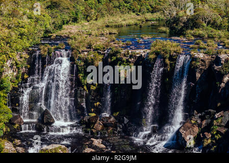 Wasserfall in der Schlucht der Nationalpark Aparados da Serra läuft Stockfoto