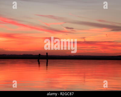 Sonnenuntergang am velence See, Ungarn Stockfoto