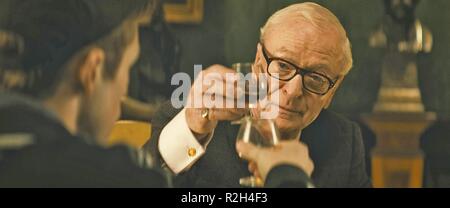 Kingsman: Der Geheimdienst Jahr: 2014 Großbritannien Regie: Matthew Vaughn Michael Caine Stockfoto