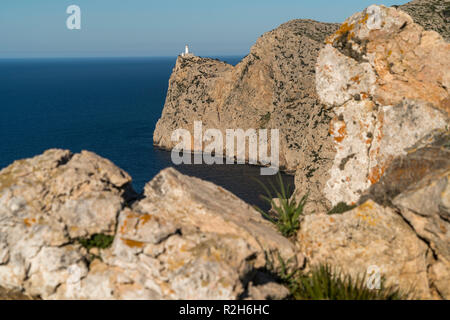 Leuchtturm weit de Formentor, Cap Formentor, Mallorca, Balearen, Spanien | Leuchtturm weit de Formentor, Cap de Formentor, Mallorca, Balearen Inseln Stockfoto