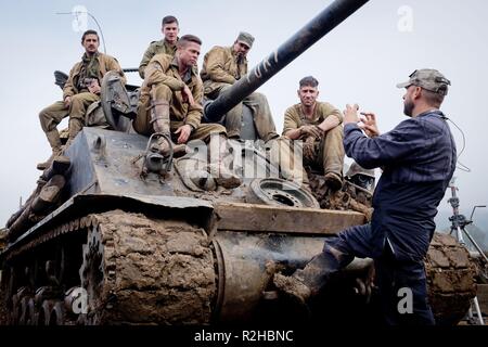 Zorn Jahr: 2014 USA Regie: David Ayer Brad Pitt, Logan Lerman, Michael Pena, Shia LaBeouf, Jon Bernthal, David Ayer schießen Bild Stockfoto