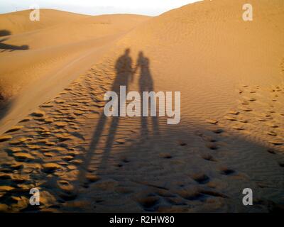 Schatten in der Wüste Stockfoto