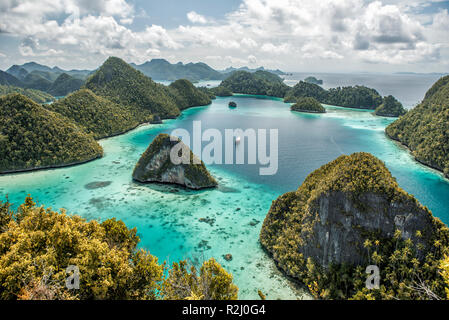 Blick von Wayag Insel, Raja Ampat, West Papua, Indonesien Stockfoto