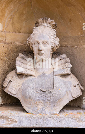 Eine Büste der Königin Elizabeth I im Tempel des Britischen Glaubenshelden in Stowe House Gardens, Buckinghamshire UK Stockfoto