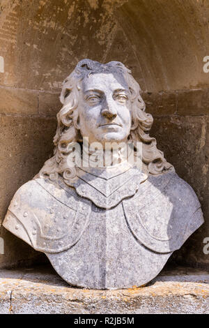 Eine Büste von John Hampden im Tempel des Britischen Glaubenshelden in Stowe House Gardens, Buckinghamshire UK Stockfoto