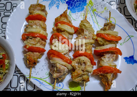 Schweinefleisch Kebab mit Pfeffer Tomaten saftig Kebab Stockfoto