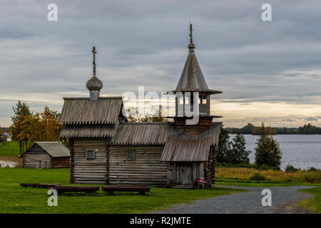 Das Freilichtmuseum von Kischi Insel auf See Onega, Russland. Kapelle des Erzengels Michael. Stockfoto